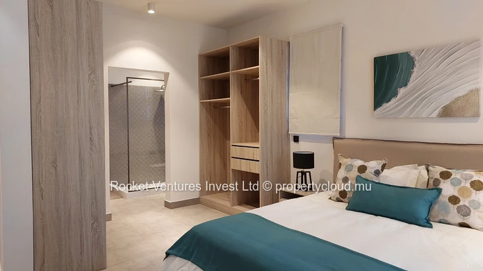Modern 3-Bedroom Apartment with Jacuzzi & Terrace
