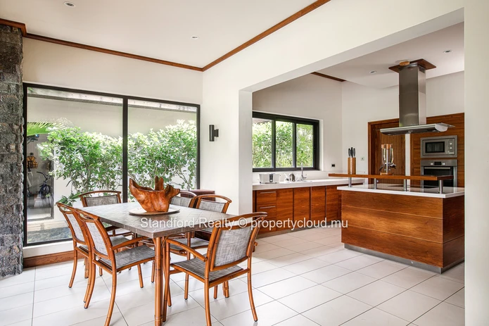Luxury 5-Bedroom Villa, East Coast, Anahita