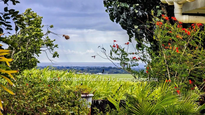 SALE - Prestigious 3-Bedroom Villa with Pool in Mont Piton Estate