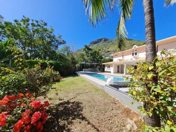 6 Bedroom Villa