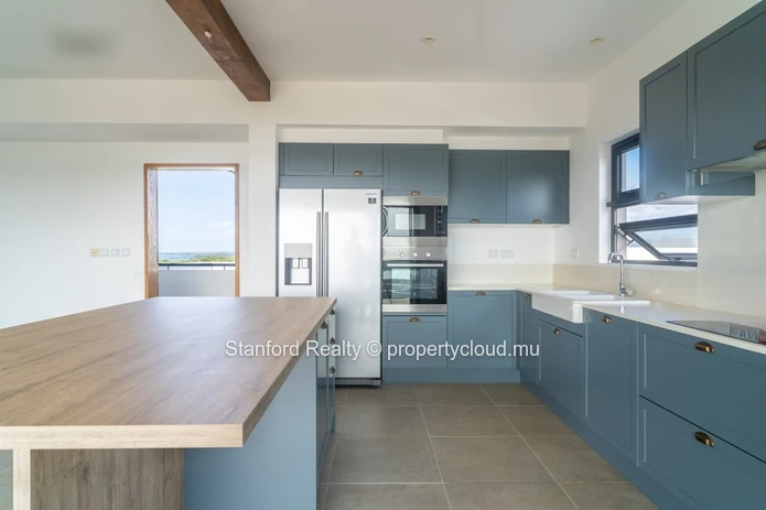 Luxury 3-Bedroom Penthouse with Private Plunge Pool & Sea View - St Antoine Private Residence