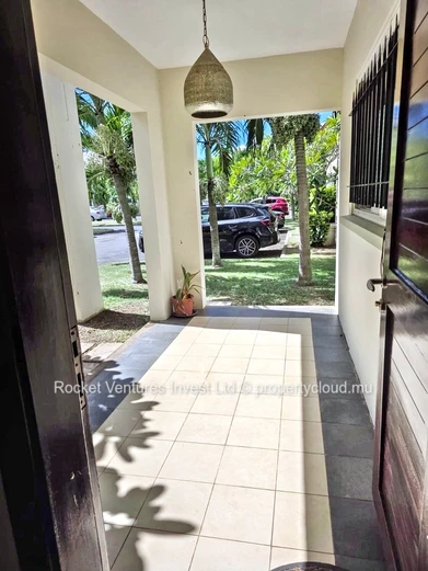 For Sale – Spacious Duplex Apartment in Grand Baie – MUR 12M
