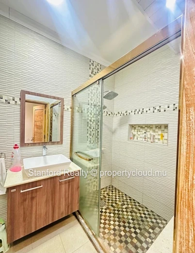 Villa for Rent – 5 Bedrooms, Mont Choisy, North