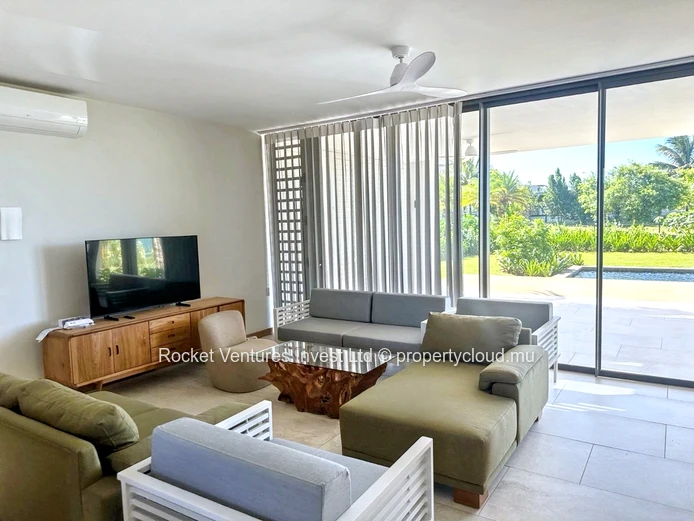 Luxury Seaside 4 Bedroom Villa in Azuri 