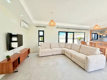 4 Bedroom Villa