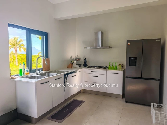 Luxury Modern Villa for Rent - 4 Bedrooms, Avalon, South