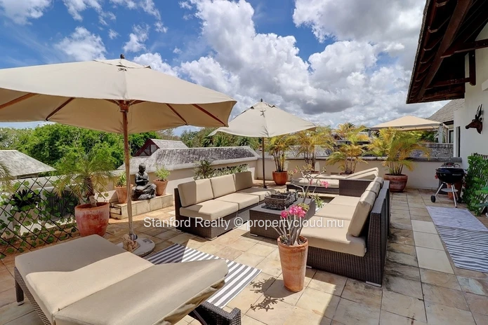 Beachfront Penthouse for Sale - 4 Bedrooms, Tamarin, West