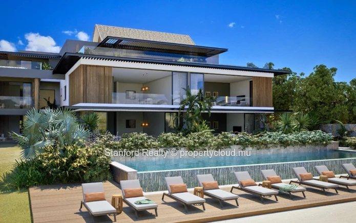 Beachfront Residence with Lagoon Access – 3 Bedrooms, Rivière Noire, West Coast