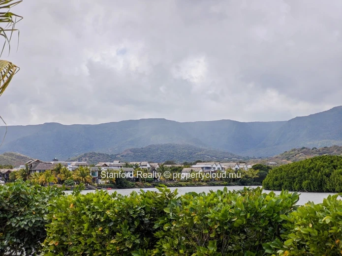 Beachfront Villa for Rent – 3 Bedrooms, Tamarin, West