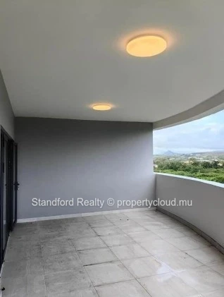 Spacious 3-Bedroom Sky Garden Apartment for sale with Panoramic Mountain View – Trianon