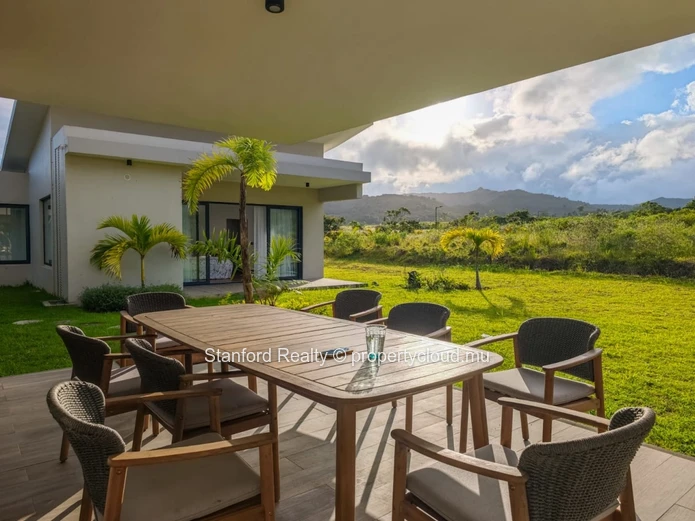 Luxury Modern Villa for Rent - 4 Bedrooms, Avalon, South