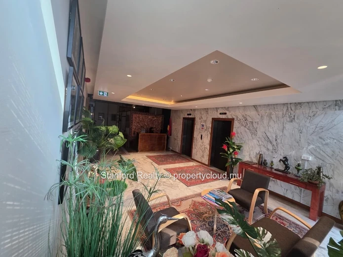 Office for Rent - Cybercity, Ebene