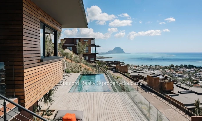 Luxury Villa with Infinity Pool for Sale - 4 Bedrooms, Tamarin
