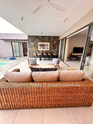 Modern Cozy Villa with 3 Bedrooms and Pool – Daruty Forest