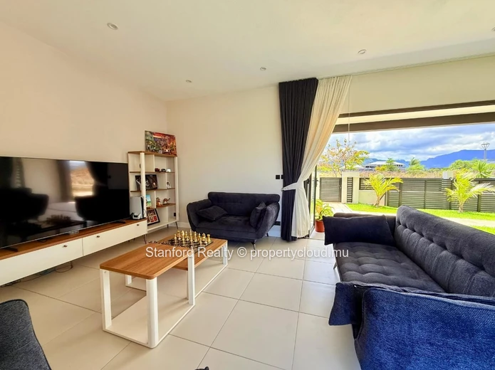 Luxury Villa with Mountain View for Sale - 3 Bedrooms, Tamarin, West (For Mauritians Only)
