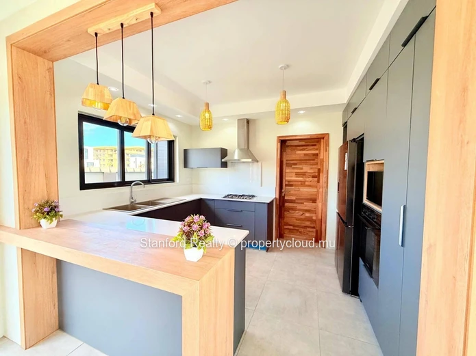 Luxury Villa for Sale - 4 Bedrooms, Flic en Flac, West (Reserved for Mauritian Citizens)
