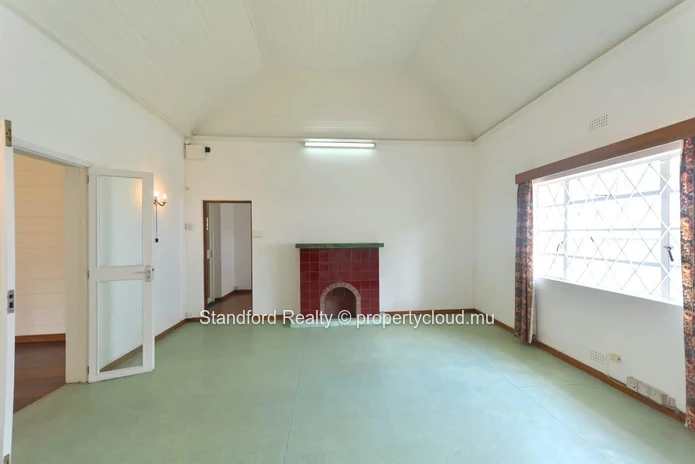Large House for Commercial Use – Belle Rose