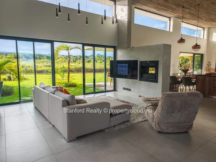 Luxury Modern Villa for Rent - 4 Bedrooms, Avalon, South