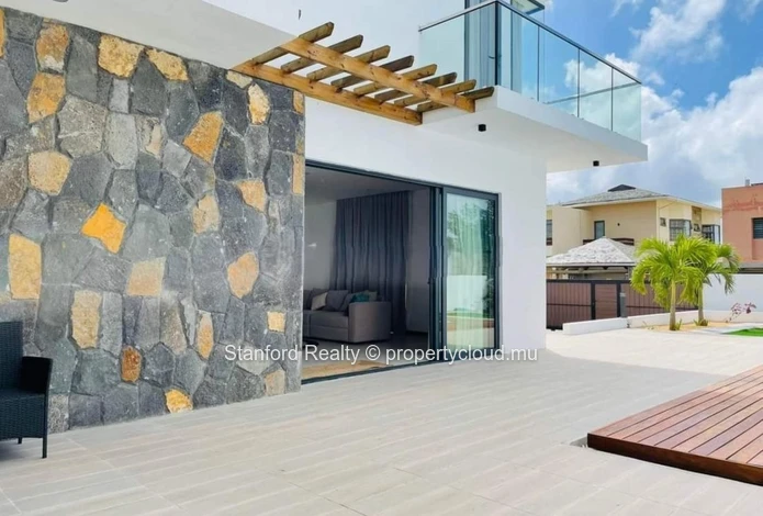 Luxury 4-Bedroom Villa with Private Pool – Mont Choisy, North