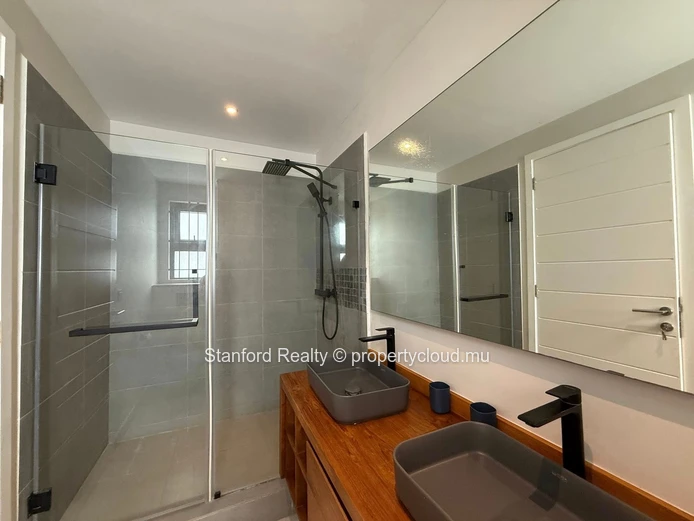 Apartment for Rent – 3 Bedrooms, Poste Lafayette, East Coast