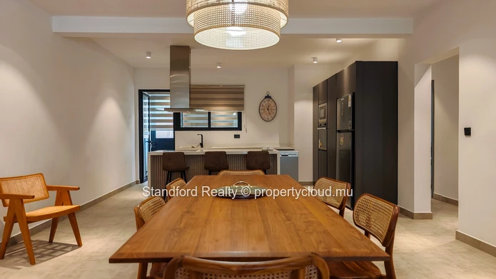 Modern 3-Bedroom Apartment with Jacuzzi & Terrace – Tamarin, West