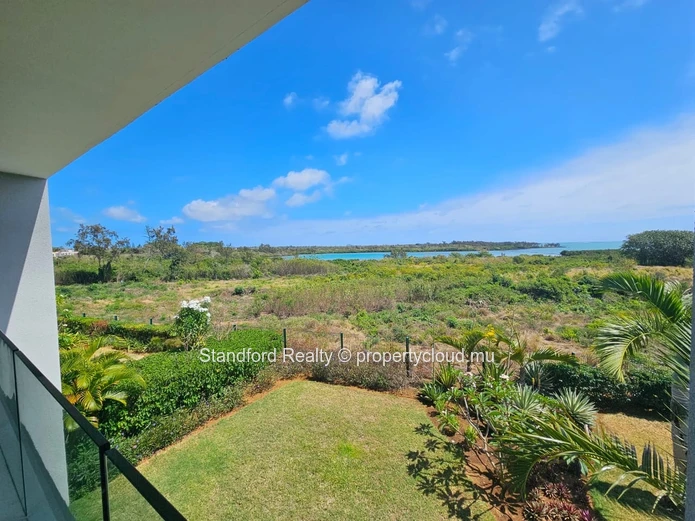 Beachfront Apartment with Sea View for Rent – 2 Bedrooms, North