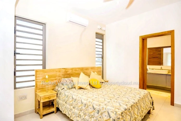 Stunning Luxury Villa with 5 Bedrooms, Pointe aux Canonniers