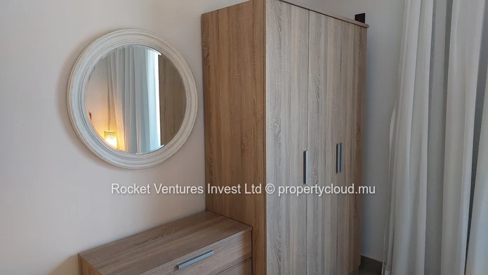 Modern 3-Bedroom Apartment with Jacuzzi & Terrace