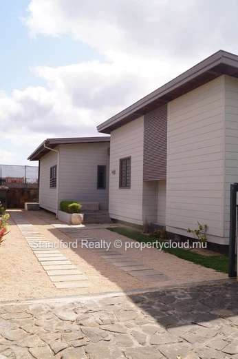 Villa for Sale – 3 Bedrooms, Royal Park, North