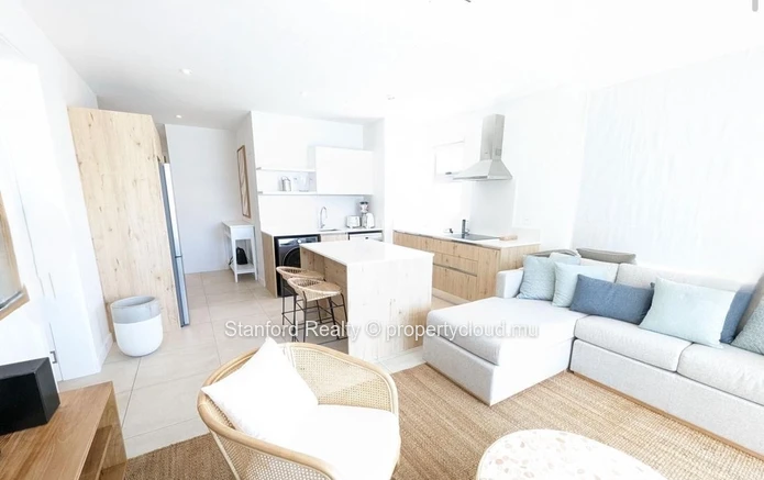Beachfront Apartment for Rent - 3 Bedrooms, Grand Gaube, North