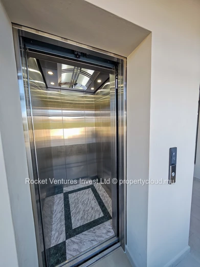NEW 3-Bedroom Penthouse For rent Flic en Flac