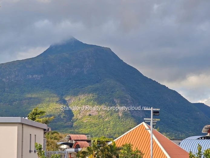 2-Bedroom Apartment with Mountain Views – Helvetia Promenade, Moka