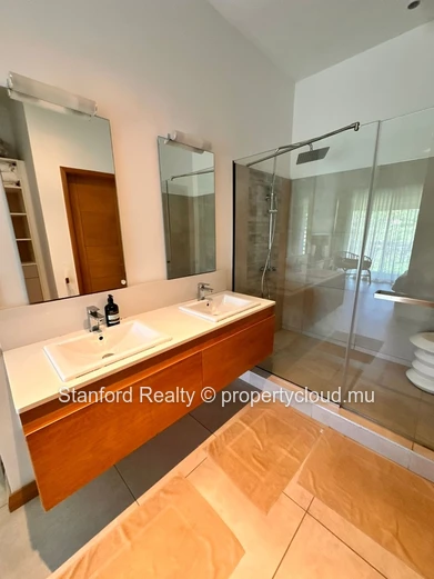 Elegant 3 bedroom Duplex with Private Pool – Beau Plan, North