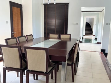 5 Bedroom Villa