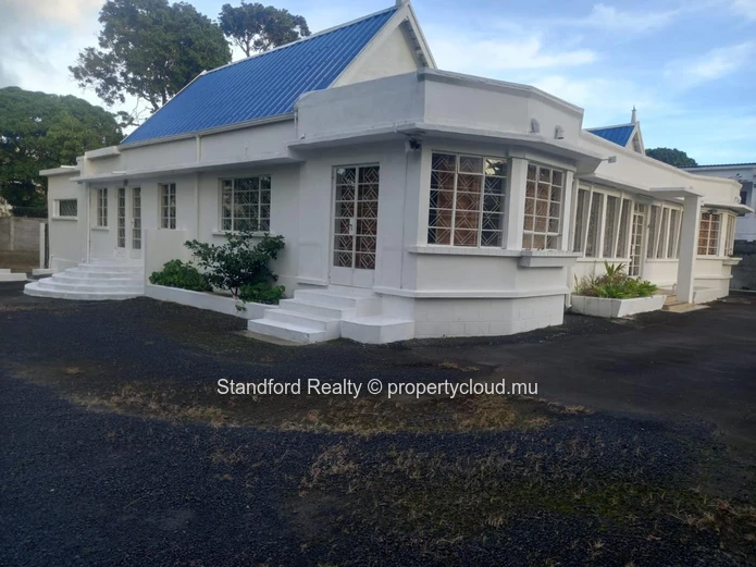 Large House for Commercial Use – Belle Rose