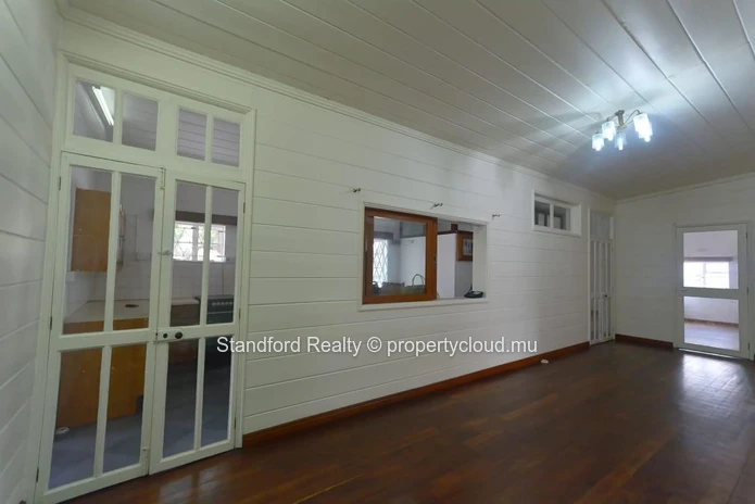 Large House for Commercial Use – Belle Rose