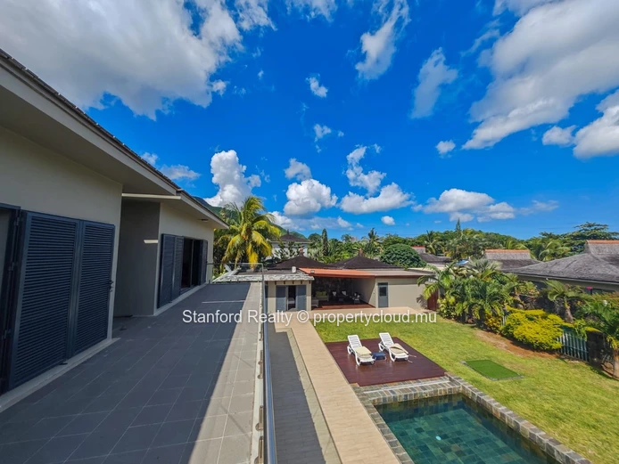 Beachfront Villa for Sale – 4 Bedrooms, Vieux Grand Port 