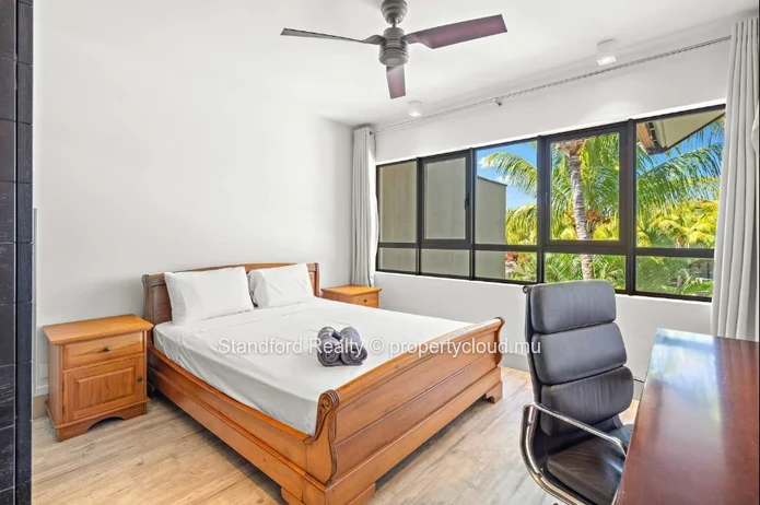 Elegant 3-bedroom villa with pool in Black River
