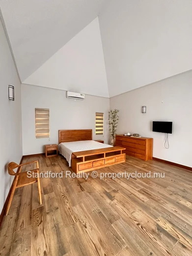 5-Bedroom Villa for Sale – Balaclava (Royal Park), North