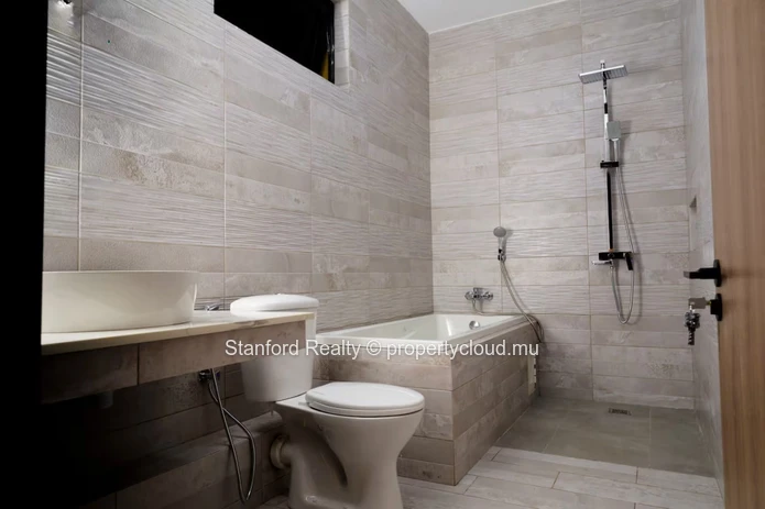 Twin Modern Duplexes for Rent - Flic en Flac, West 