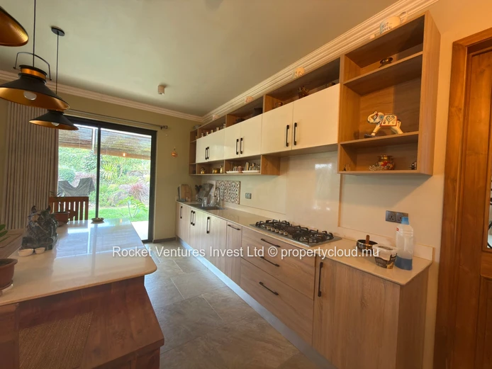 Your Ultimate Retreat: Luxurious Nature-Themed Villa Awaits!