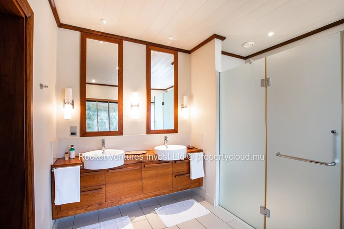 Luxury Villa for Sale in Anahita – East Coast