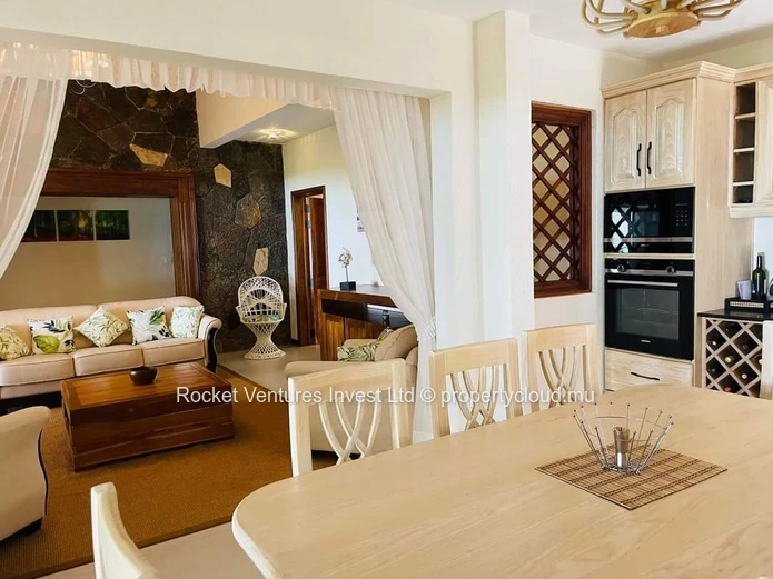 3-Bedroom Beachfront Villa – Calodyne