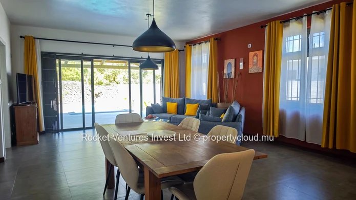 Charming Family Villa with Private Pool in Daruty Forest