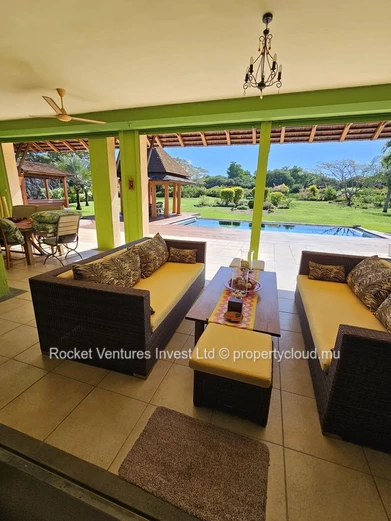 Renovated 4-Bedroom Villa on Golf Course – Tamarina, West Coast