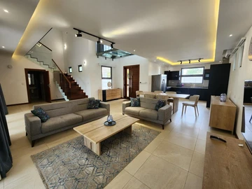 4 Bedroom Villa