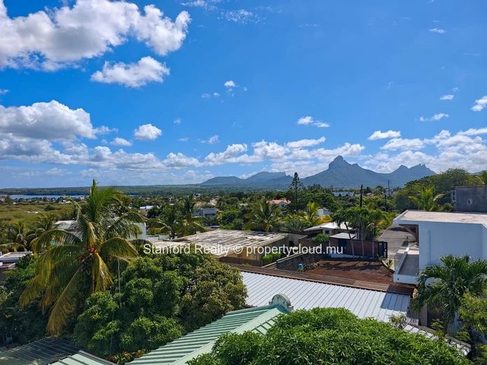 Penthouse for Rent – 3 Bedrooms, Tamarin, West
