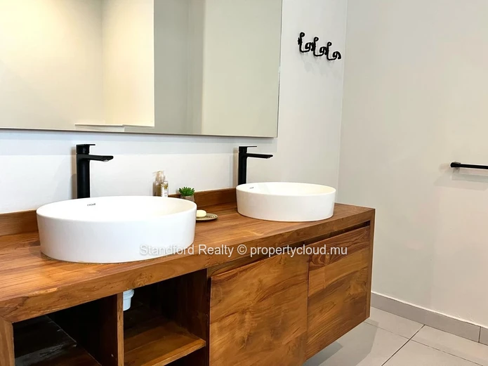 Beachfront Apartment for Rent – 3 Bedrooms, Poste Lafayette, North