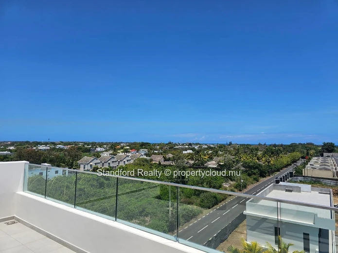 Penthouse for Rent – 3 Ensuite Bedrooms, Pereybere, North