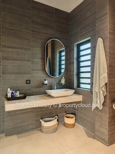 Luxury Modern Villa for Rent - 4 Bedrooms, Avalon, South
